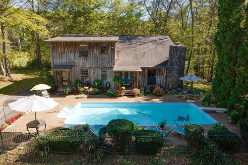 Modern Cabin With Pool Near Nashville!