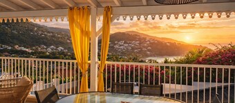 3-bedroom apartment with panoramic view of Anse à l'Ane bay, 2 steps from the beach