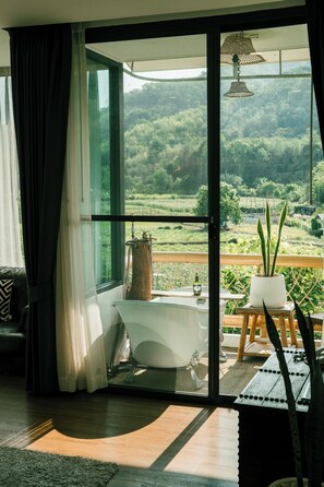 Sweet Farmer (King Bed) | มินิบาร์ฟรี, ห้องพักตกแต่งอย่างมีเอกลักษณ์, ตกแต่งพิเศษโดยเฉพาะ