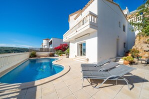Pool - Brisa: Spectacular villa with sea views (L'Escala)