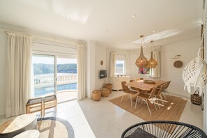 Dining - Brisa: Spectacular villa with sea views (L'Escala)