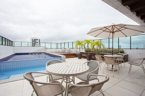 Pool - Beautiful Flat at Beach Class Santa Maria in Boa Viagem PE (Recife)