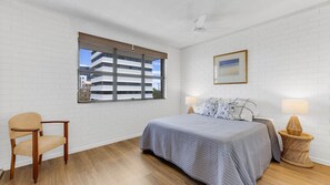 2 bedrooms, WiFi - Tarrohan Lodge Unit 7 Kings Beach QLD (Kings Beach)