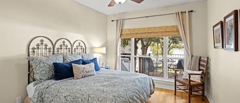 4 habitaciones, tabla de planchar con plancha y cuna de viaje