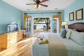 4 habitaciones, tabla de planchar con plancha y cuna de viaje 