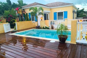 Outdoor pool - Beachy Cottage, Splendid Chalk Sound views, a private pool, kayak & paddleboard! (Providenciales)
