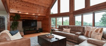 Bent Creek Chalet, Sauna,Jacuzzi,Fire pit and OD shower