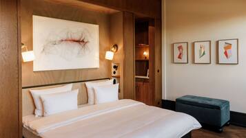 Junior Suite | Hochwertige Bettwaren, Zimmersafe, individuell dekoriert