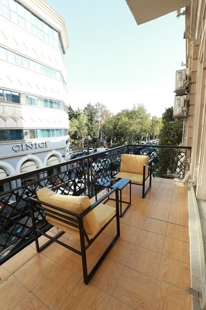 Deluxe Double Room, 1 King Bed, Balcony, City View | Terrace/patio - Malakan Hotel (Baku)