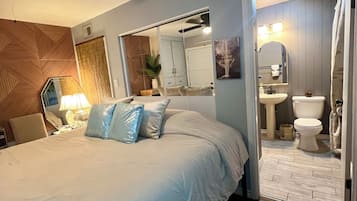 1 habitación, tabla de planchar con plancha, wifi gratis y ropa de cama