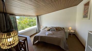 4 chambres, fer et planche à repasser, Wi-Fi gratuit, draps fournis