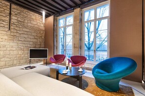 TV - Sweett | Quai Bourbon (Paris)