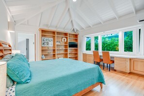 3 bedrooms, desk, iron/ironing board, travel crib