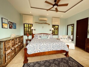 3 bedrooms, desk, iron/ironing board, free WiFi