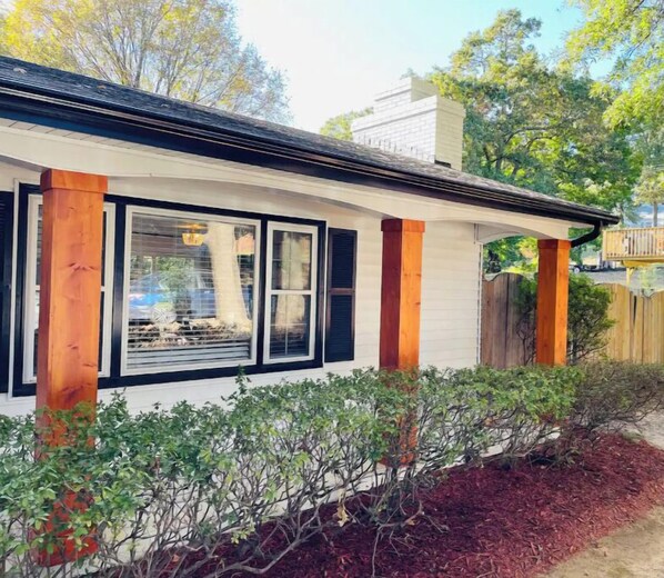 Exterior - Huge Private Pool / Large Fenced Yard / Firepit / Luxury / Walk to Gibson Mill (Concord)