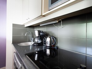 Kühlschrank, Mikrowelle, Geschirrspüler