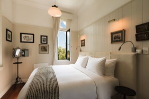 In-room safe, desk, laptop workspace, blackout curtains - Comarca Las Liebres (Colonia del Sacramento)