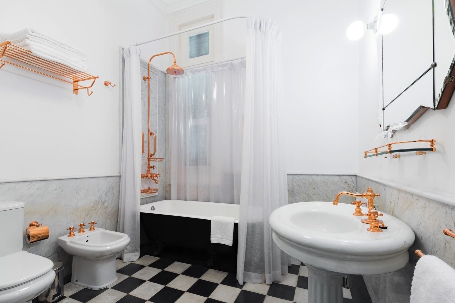 Superior Room | Bathroom | Rainfall showerhead, free toiletries, hair dryer, slippers