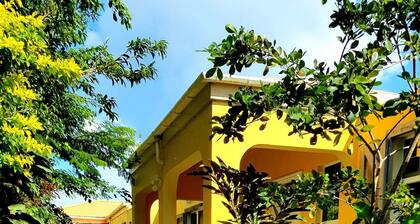 SUNFLOWER LANE APARTMENT #5 - OCEAN VIEW 7 mins from Capital