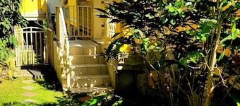SUNFLOWER LANE APARTMENT #5 - OCEAN VIEW 7 mins from Capital