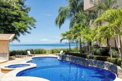 Playa Hermosa Beachfront 3BR Condo • Ocean View • Pool • Elevator Access