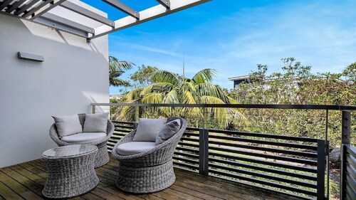 Beach, Golf, Day Spa & Poolside Luxury