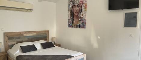 1 Schlafzimmer, BĂŒgeleisen/BĂŒgelbrett, Reisekinderbett, WLAN