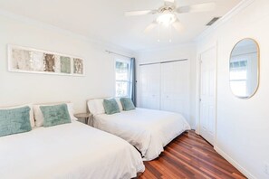 2 chambres, fer et planche à repasser, Wi-Fi, draps fournis