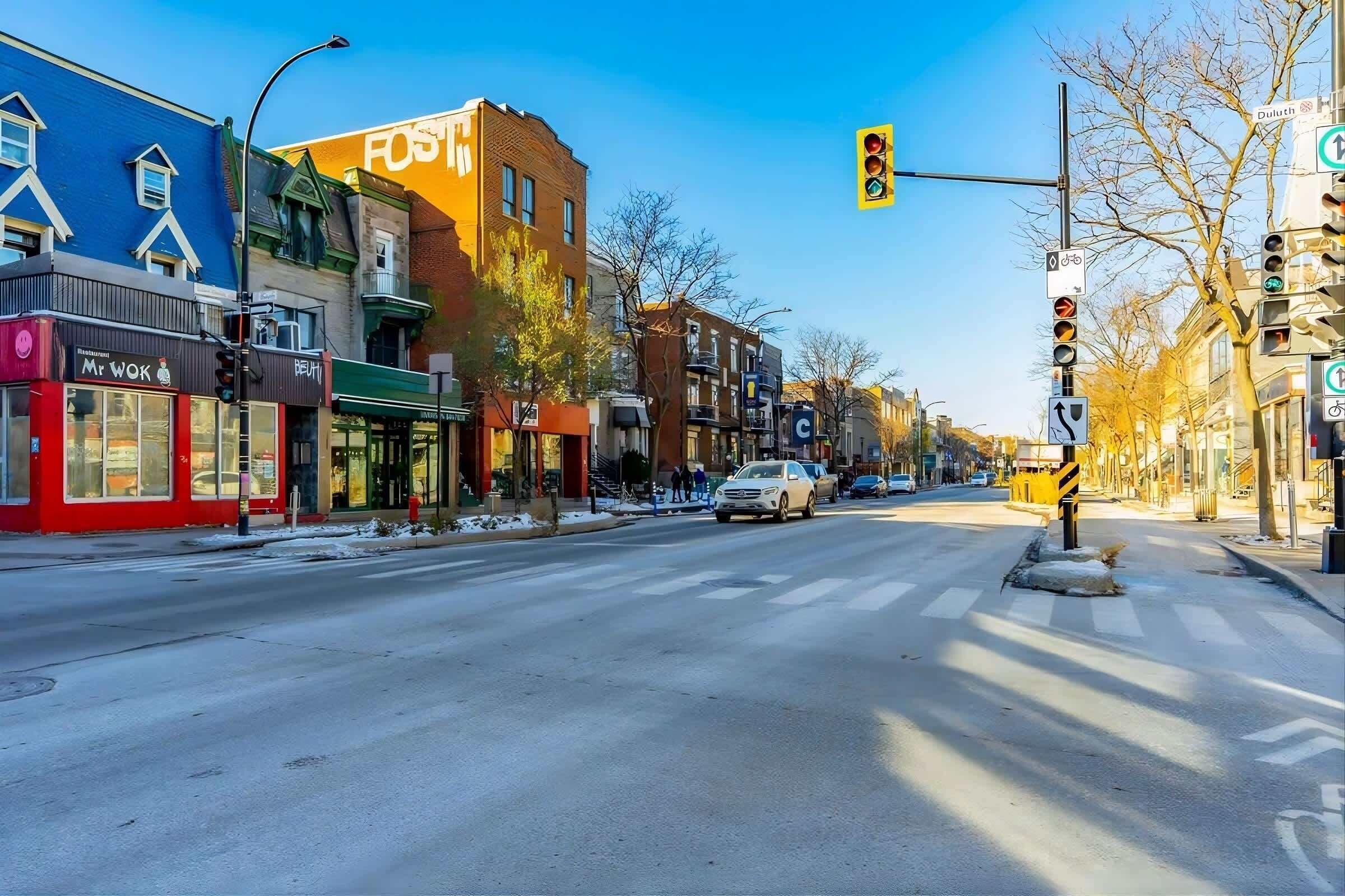 Restaurants, cafés and convenience stores all in walking distance.