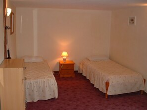2 Schlafzimmer, Bügeleisen/Bügelbrett, Reisekinderbett, kostenloses WLAN