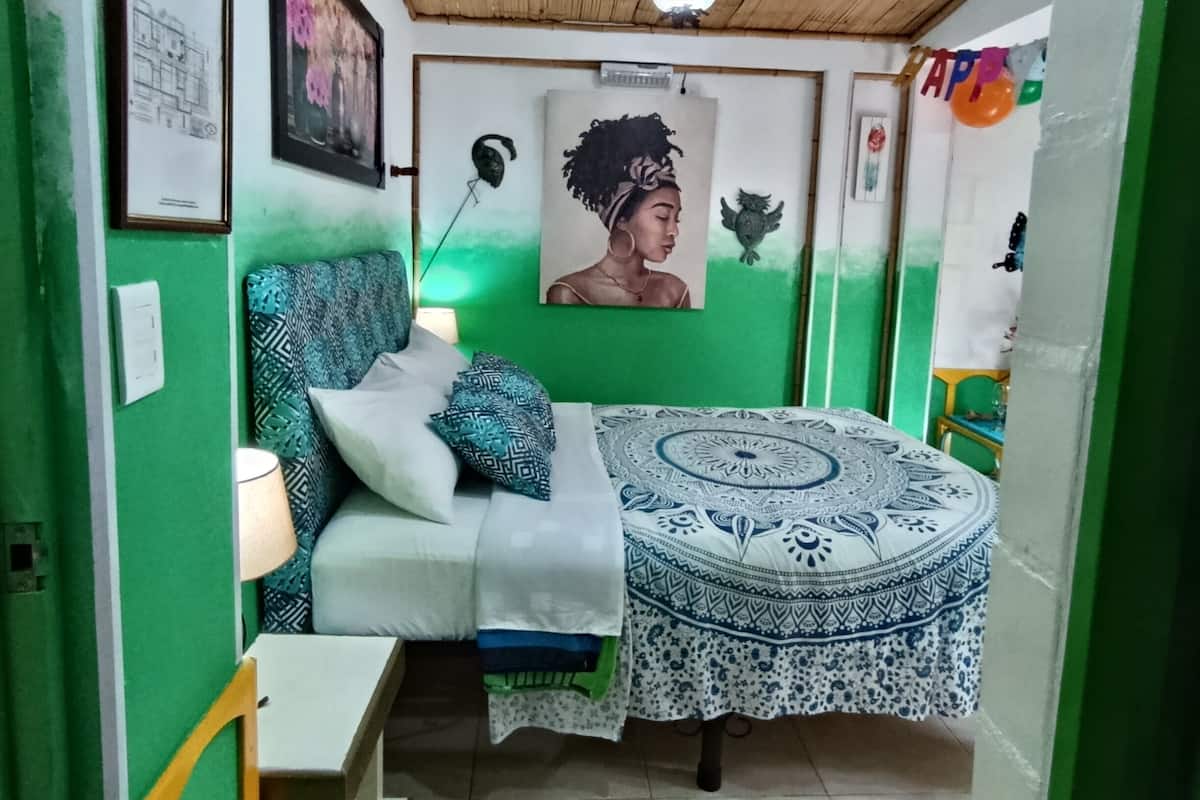 Exclusive-værelse | Individuelt design, arbejdsområde til bærbare computere, gratis Wi-Fi