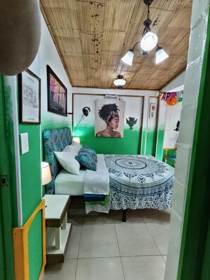 Individually decorated, laptop workspace, free WiFi - Finca San Miguel Filandia  (Filandia)