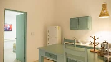 Fridge, dishwasher, coffee/tea maker, electric kettle