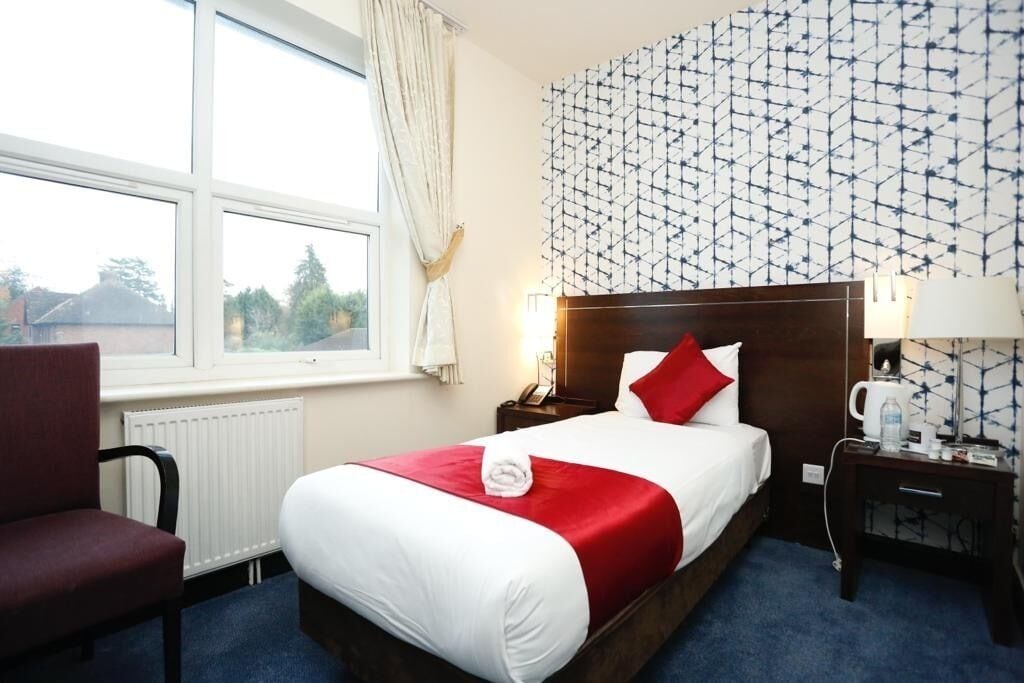 deluxe twin room | 1 bedroom, soundproofing, iron/ironing board, free wifi
