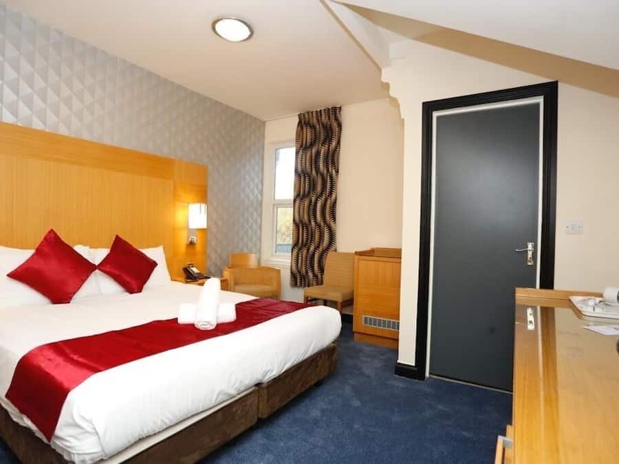 Soundproofing, iron/ironing board, free WiFi