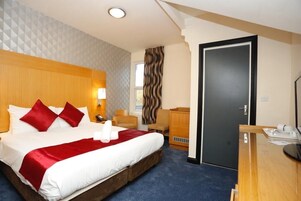 Deluxe Double Room | Soundproofing, iron/ironing board (on request), WiFi (free)