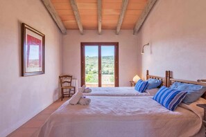 3 chambres, lit parapluie, Wi-Fi gratuit, draps fournis