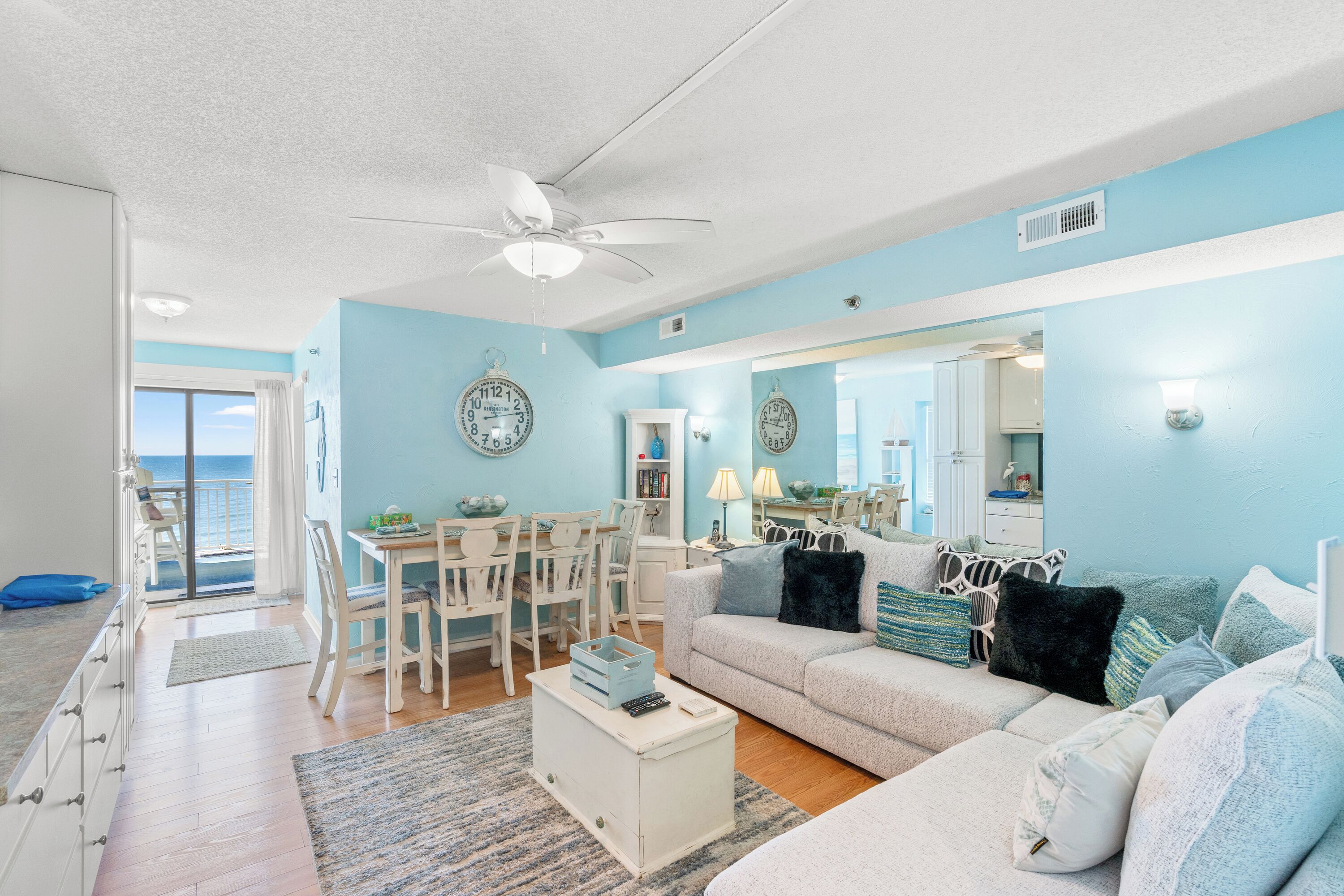 Smart TV, DVD player