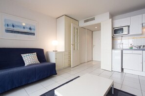 TV - Palazzio studio vieux port (Cannes)