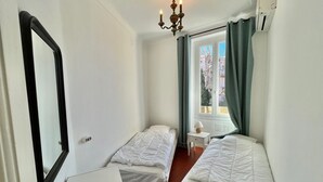 1 bedroom, iron/ironing board, WiFi (free), bed sheets - Cannes Suquet (Cannes)
