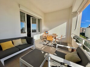 Outdoor dining - Gallia Park (Cannes)