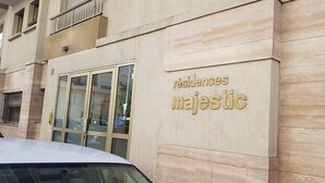 A building facade with the sign 'Résidences Majestic'. - Branly 4, 1 bedroom 50 meters from Croisette parking in etra (Cannes)