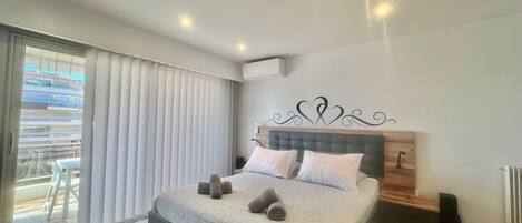 In-room safe, iron/ironing board, free WiFi, bed sheets