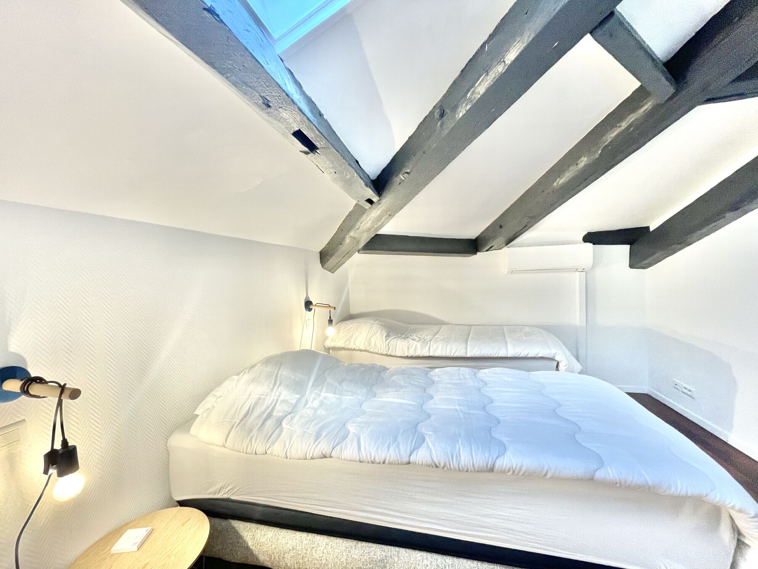 2 makuuhuonetta, silitysrauta/-lauta, ilmainen Wi-Fi, vuodevaatteet