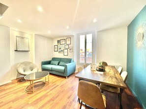 Interior - Carre d'or duplex (Cannes)