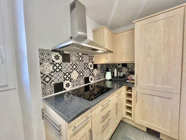 Fridge, microwave, stovetop, dishwasher - Carre d'or duplex (Cannes)