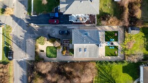 Exterior - 3 Story Beach Waterview, 3 KING bed, golf putting green! (Shirley)