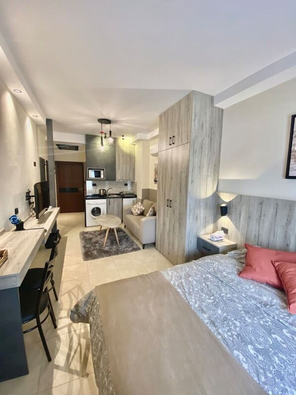 1 bedroom, iron/ironing board, travel cot, free WiFi