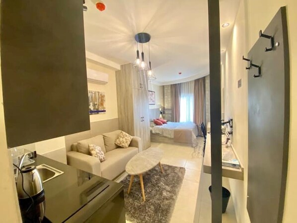 1 bedroom, iron/ironing board, travel cot, free WiFi