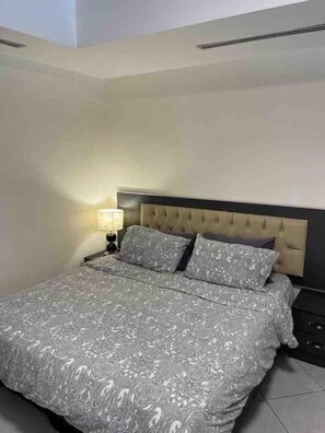 1 bedroom, iron/ironing board, travel cot, free WiFi